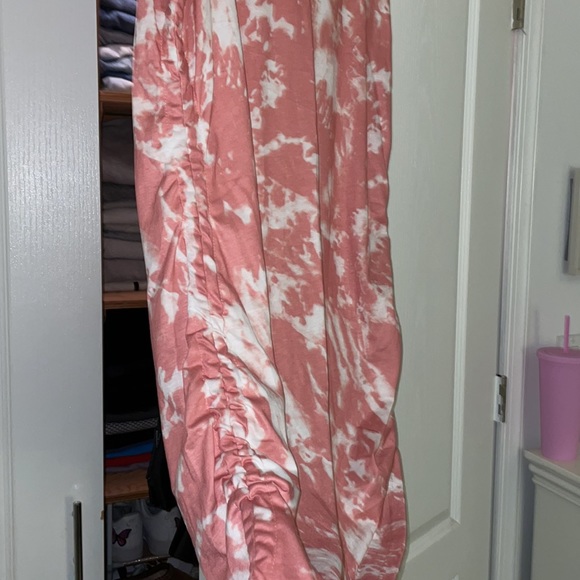 Pink tie-dye dress - Picture 2 of 3